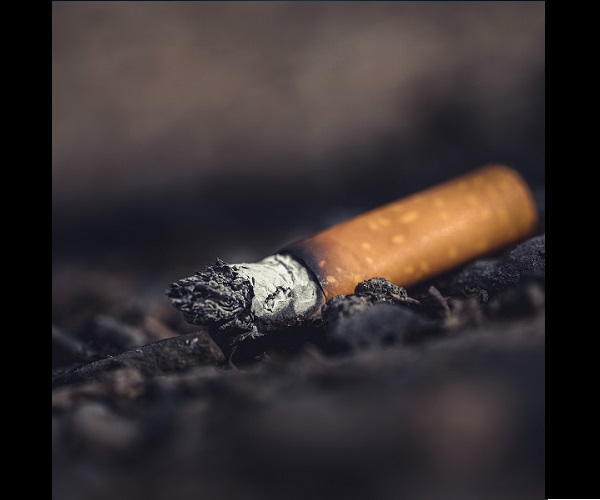 Jakie substancje zalegają w płucach po paleniu?